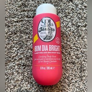 NEW Sol de Janeiro  BOM DIA BRIGHT CLARIFYING BODY WASH.